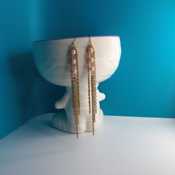 Pink pearl with fine chains dangle earrings - Picture 4 of 7